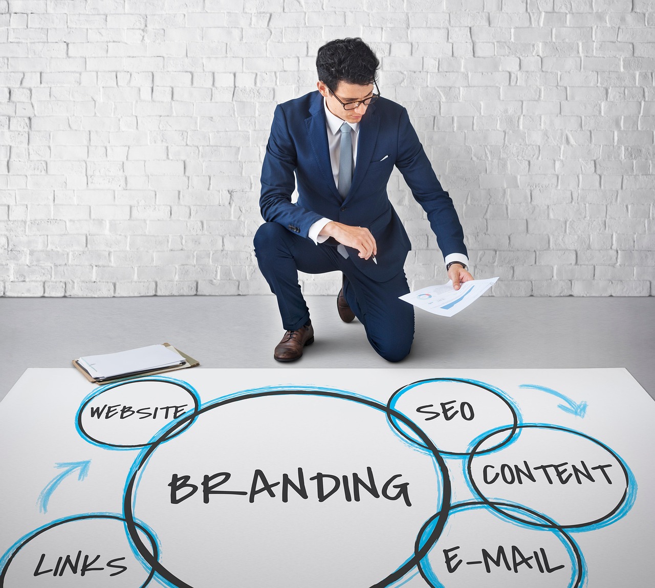 digital marketing, branding, brand loyalty, brand, business, businessman, business person, customers, imagination, loyal, loyalty, management, marketing, online, planning, professional, tech, technology, work, working, workplace, workspace, graphics